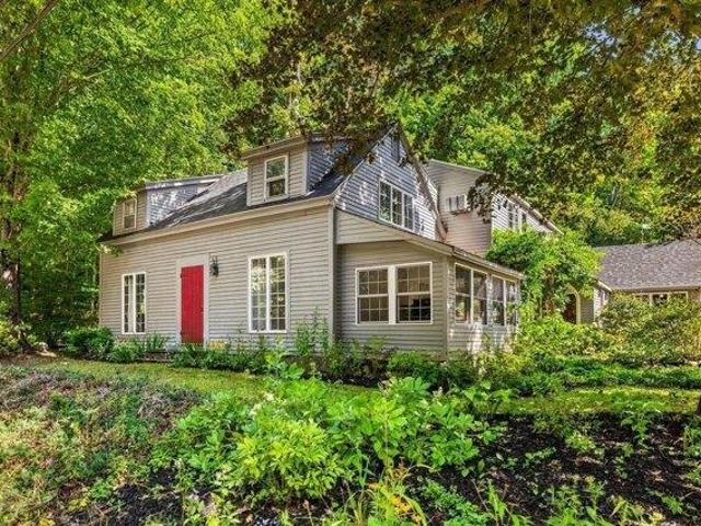 House for sale in Durham, Strafford County