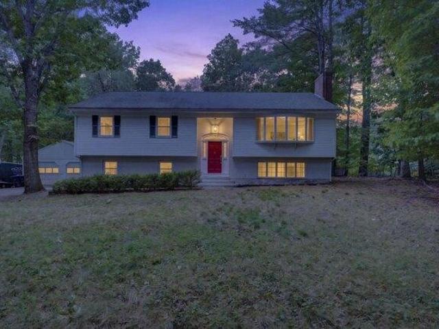 House for sale in Durham, Strafford County