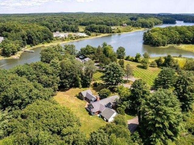 House for sale in Durham, Strafford County