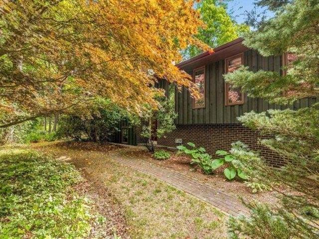 House for sale in Durham, Strafford County
