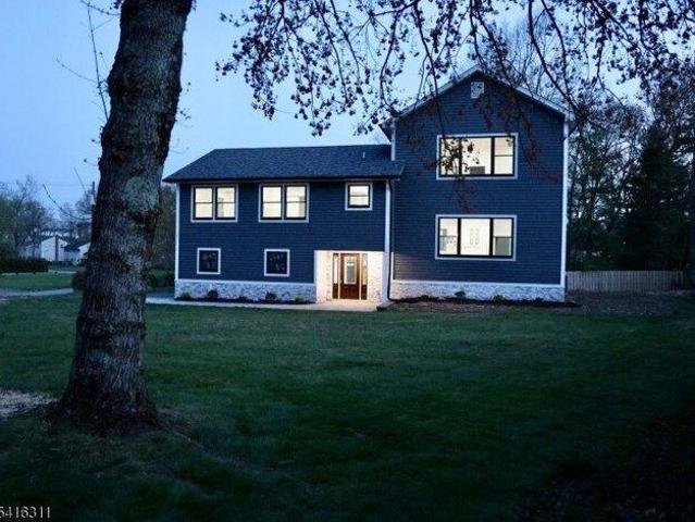 House for sale in East Hanover, New Jersey