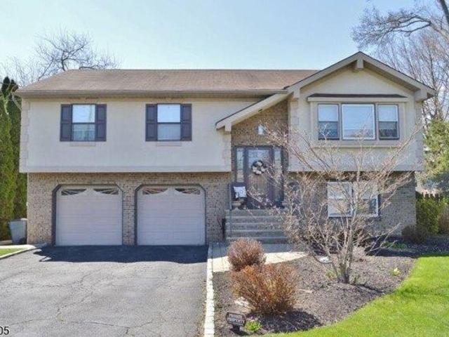 House for sale in East Hanover, New Jersey