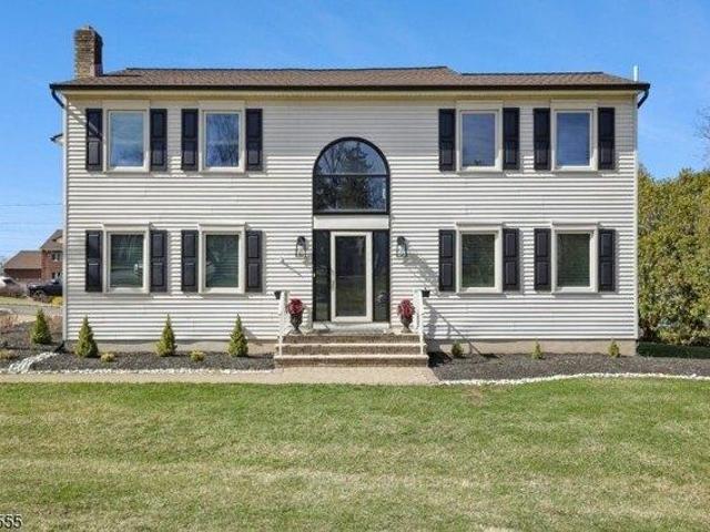 House for sale in East Hanover, New Jersey