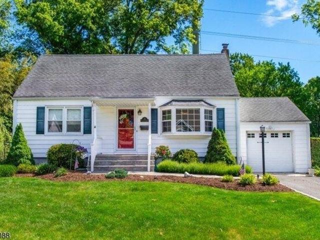 House for sale in East Hanover, New Jersey