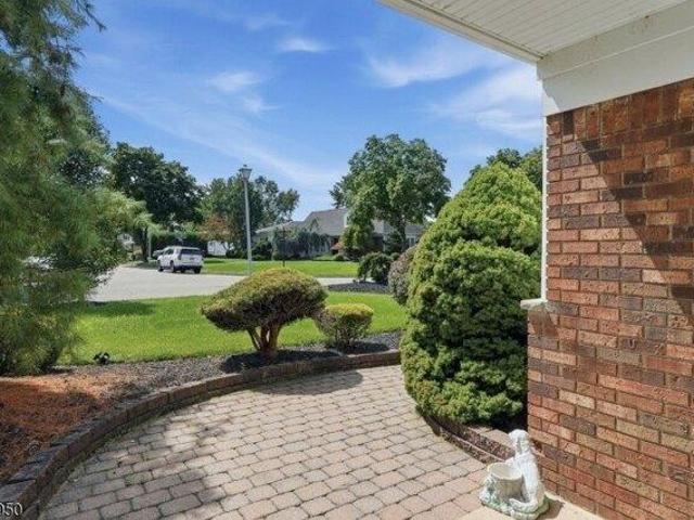 House for sale in East Hanover, New Jersey