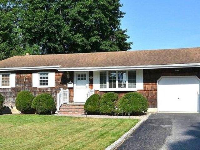 House for sale in Centereach, New York