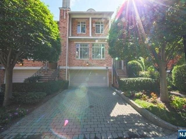 House for sale in Edgewater, Bergen County