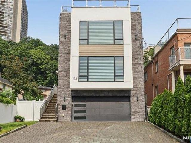 House for sale in Edgewater, Bergen County