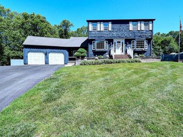 House for sale in Ellington