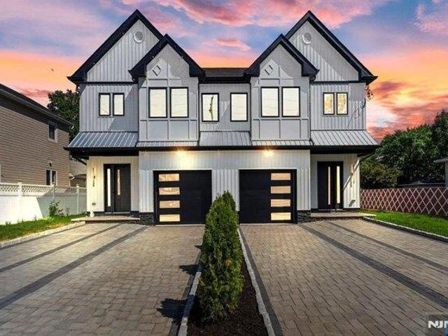 House for sale in Elmwood Park, New Jersey