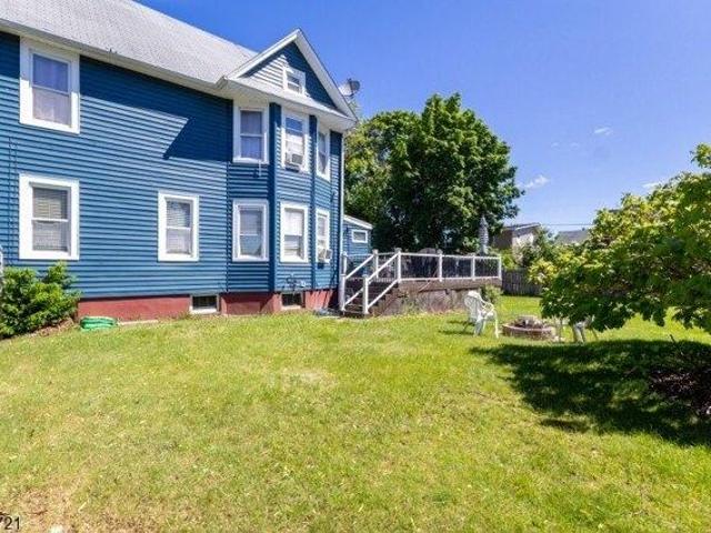House for sale in Elmwood Park House for sale in Elmwood Park
