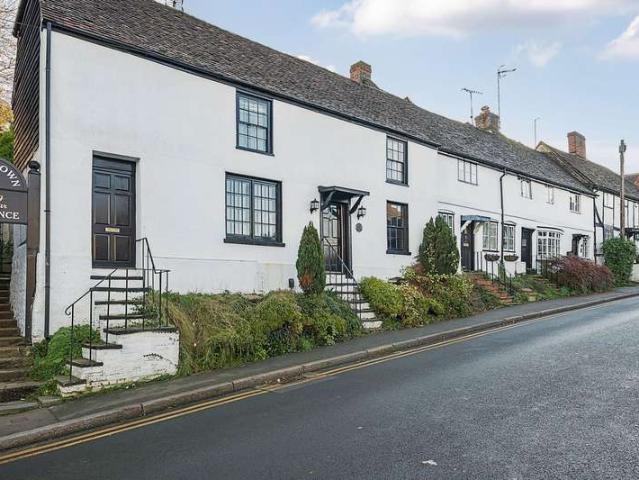 Cottage for sale in Oxted, Hillview