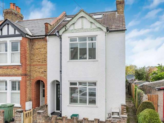 Terraced House for rent in Bromley, Southborough