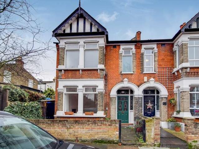 Cottage for sale in London Borough of Ealing, Greater London