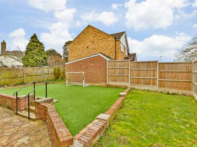 Cottage for sale in East Rainham, Gillingham