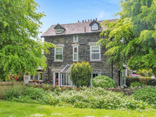 Cottage for sale in Bowness-on-windermere