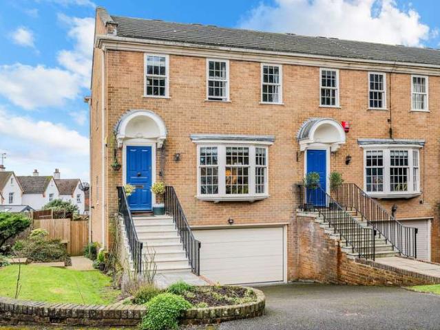 Cottage for sale in Red Hill, Surrey