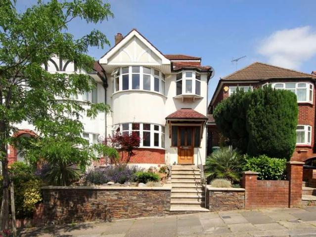 Terraced House for rent in London, Hanwell
