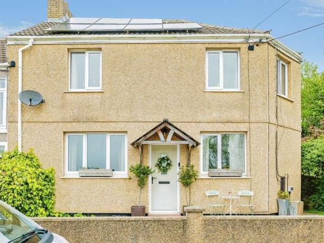 Cottage for sale in Heol-y-cyw, Wales