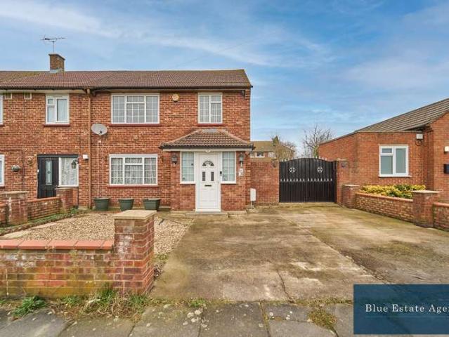 Cottage for sale in London Borough of Hounslow, Greater London