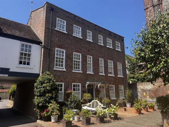 Cottage for sale in Arundel, Clapham