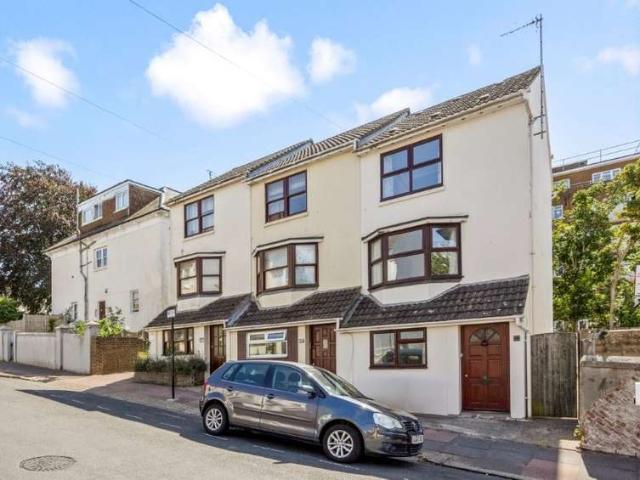 Cottage for sale in Queen's Park, Brighton & Hove