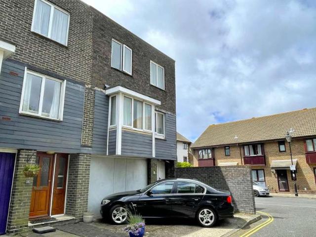 Cottage for sale in Old Portsmouth, City Of Portsmouth