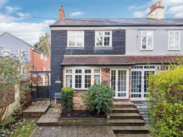 Cottage for sale in Chalfont St. Peter, Denham