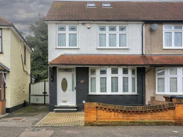 Cottage for sale in Greater London