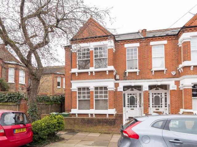 Terraced House for sale in Barnes, London Borough of Richmond upon Thames
