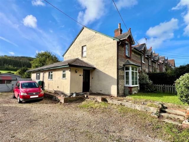 Cottage for sale in Middleton, Totland