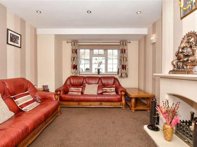 Cottage for sale in Elm Park, Greater London