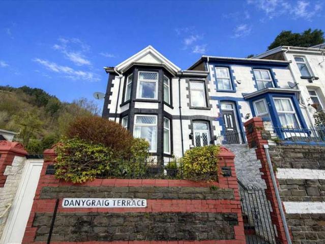 Cottage for sale in Tonypandy, Penygraig