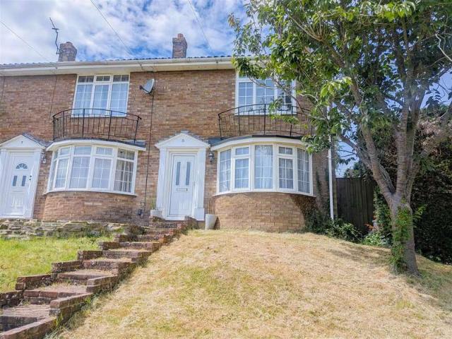 Cottage for sale in Ringles Cross, Cross In Hand