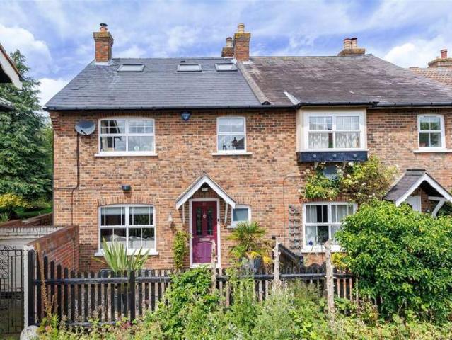 Cottage for sale in Epping Green, Epping