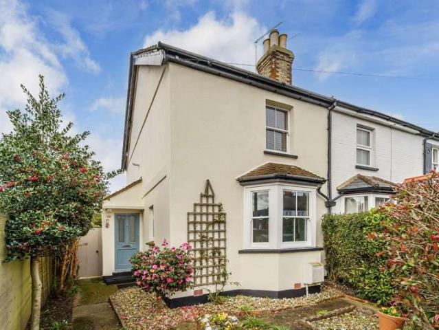 Cottage for sale in Walton On The Hill, Red Hill