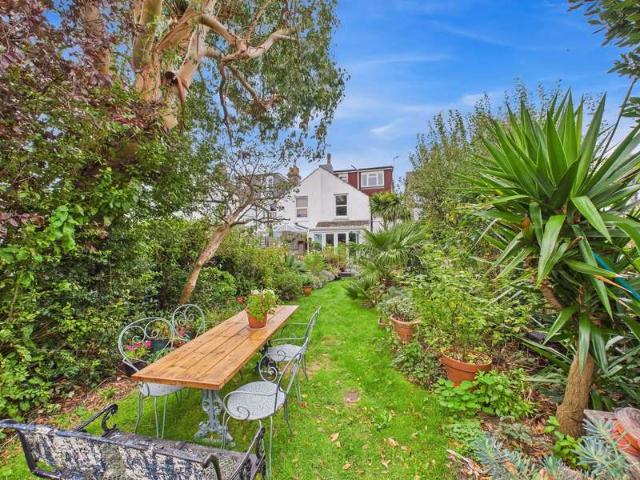 Cottage for sale in Fishersgate, West Sussex