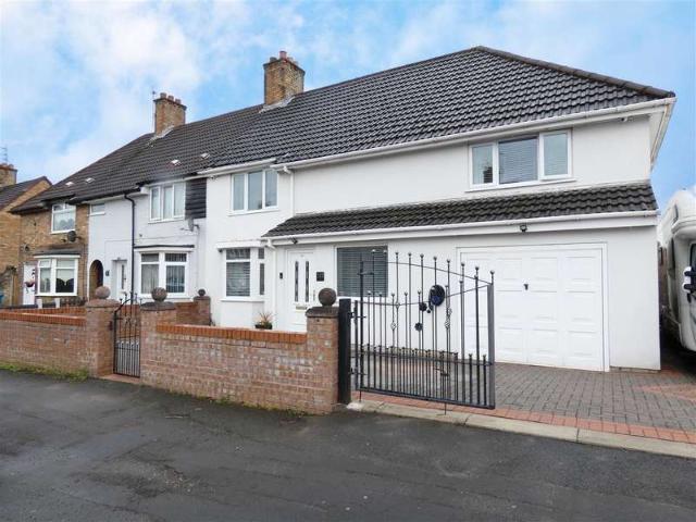 Cottage for sale in Huyton, Knowsley
