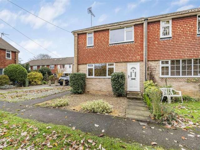 Cottage for sale in Clewer Village, Windsor