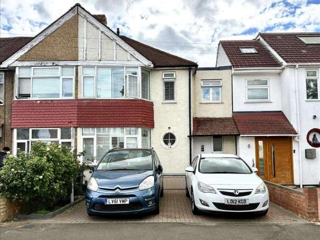 Cottage for sale in London Borough of Hounslow, Greater London