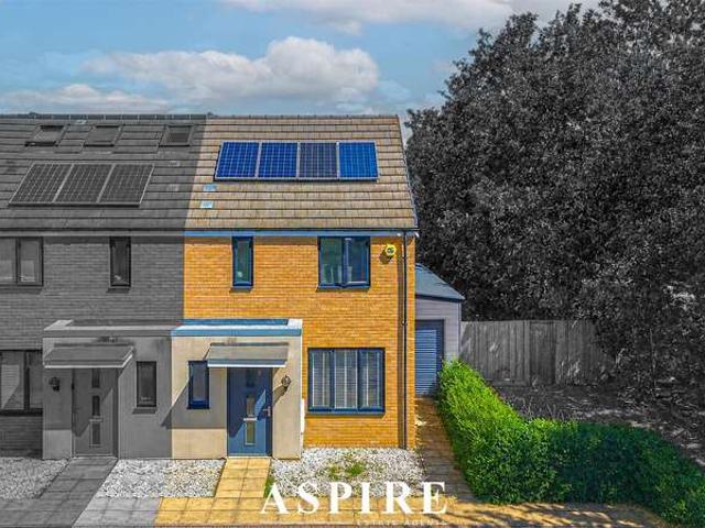 Cottage for sale in South Ockendon, Essex