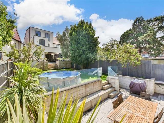 Cottage for sale in Greater London