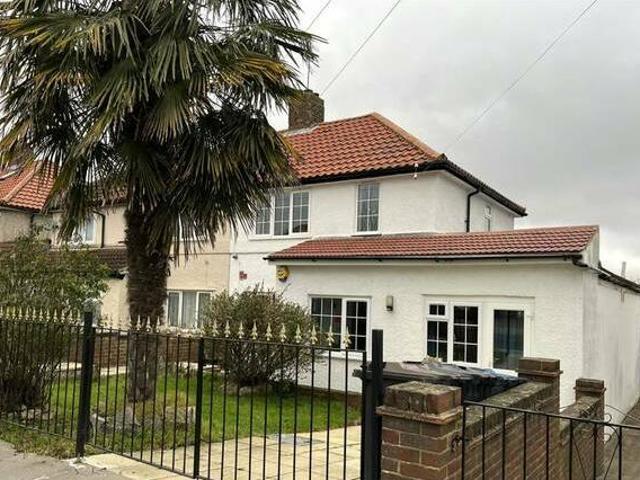 House for rent in Surrey, England