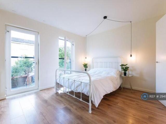 Cottage for rent in Cat Hill