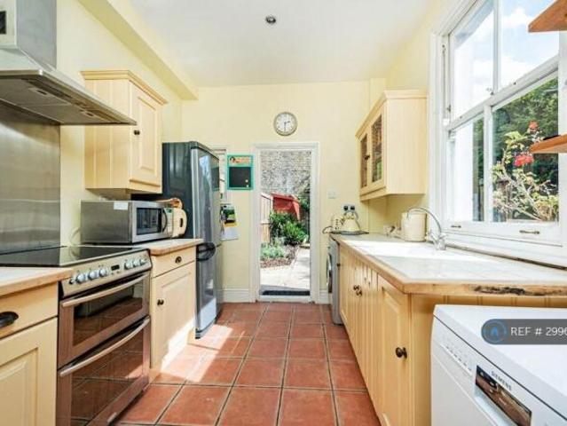 Cottage for rent in Cat Hill