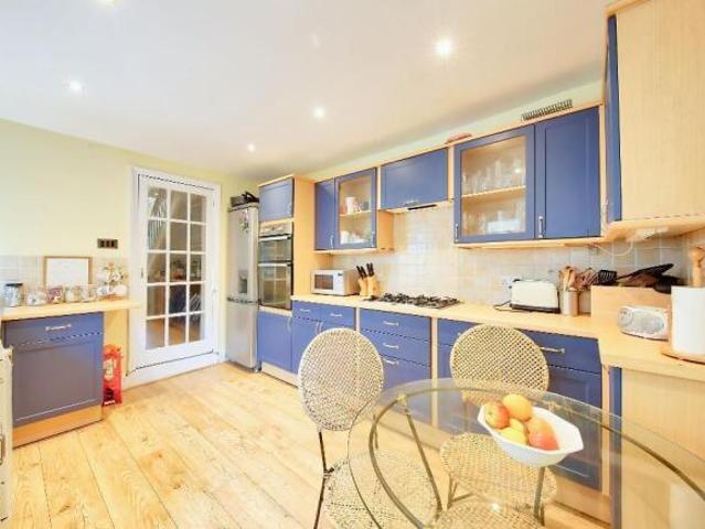 Cottage for rent in Wimbledon, Greater London
