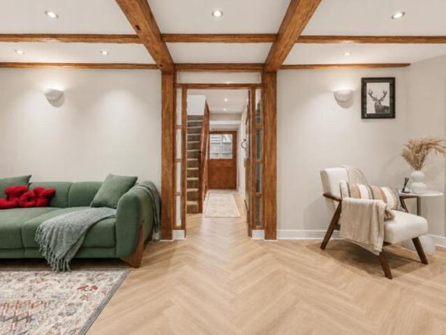 Cottage for rent in Cat Hill