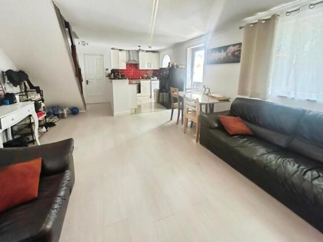 Cottage for rent in Cat Hill