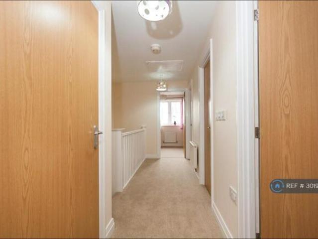 Cottage for rent in Worcester Park, Greater London