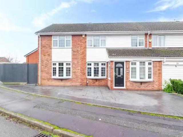House for rent in Woodway Park, West Midlands